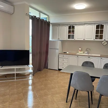 Ox Apartamento Durrës